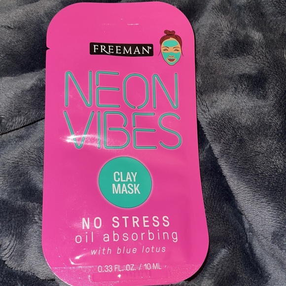 Freeman neon vibes 3 pack face mask - Picture 2 of 4